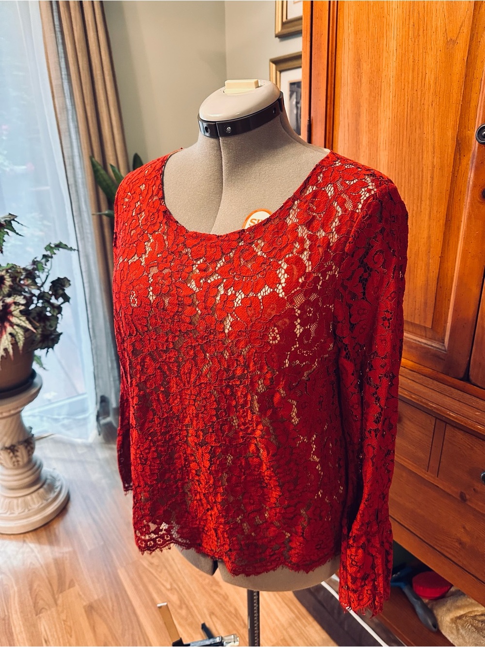 Women's Wine Red Lace Long-Sleeve Lined Blouse